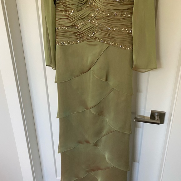 Formal Gown & Jacket Bellisima - Picture 9 of 11